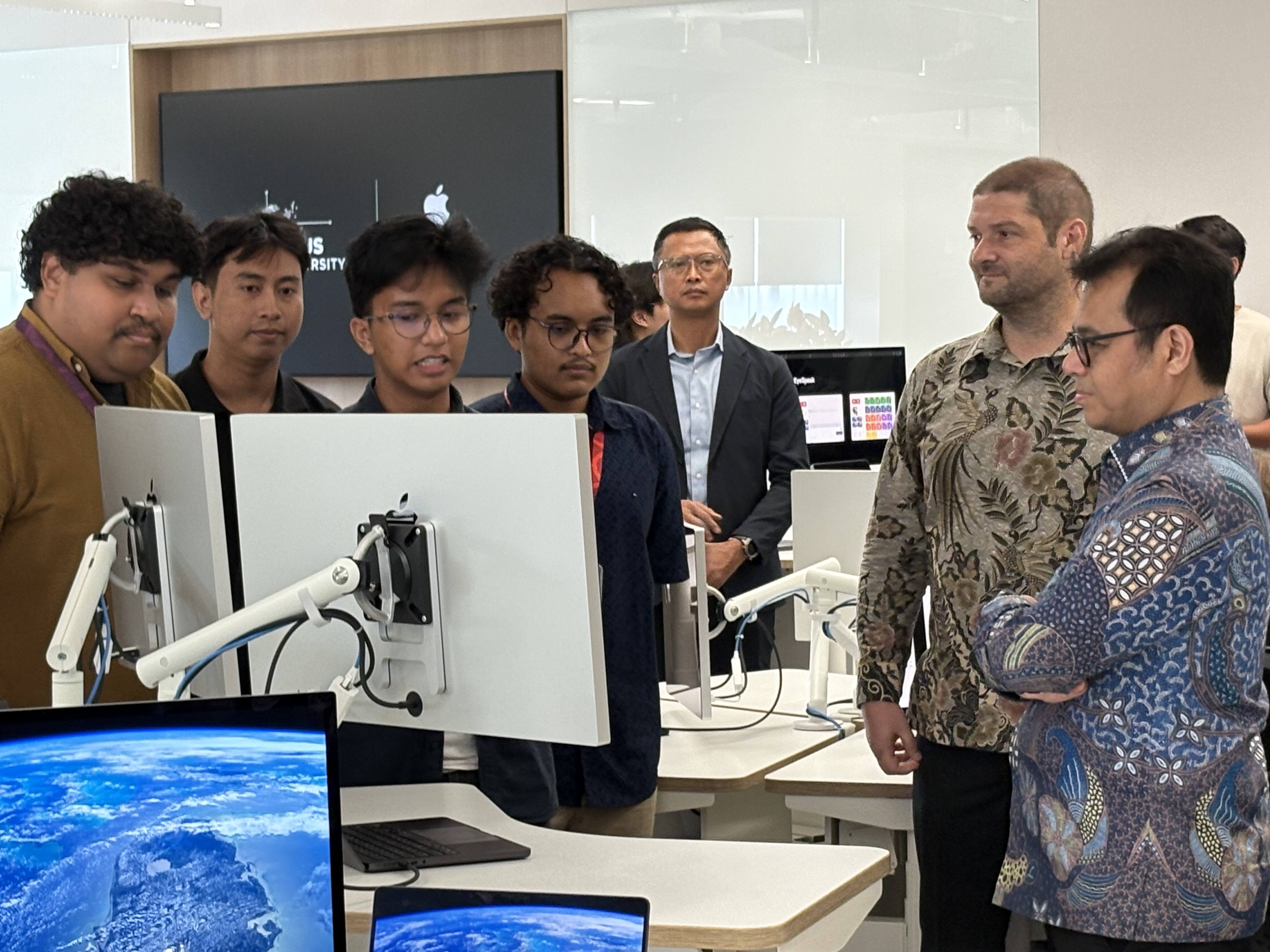 Presentation to Komdigi